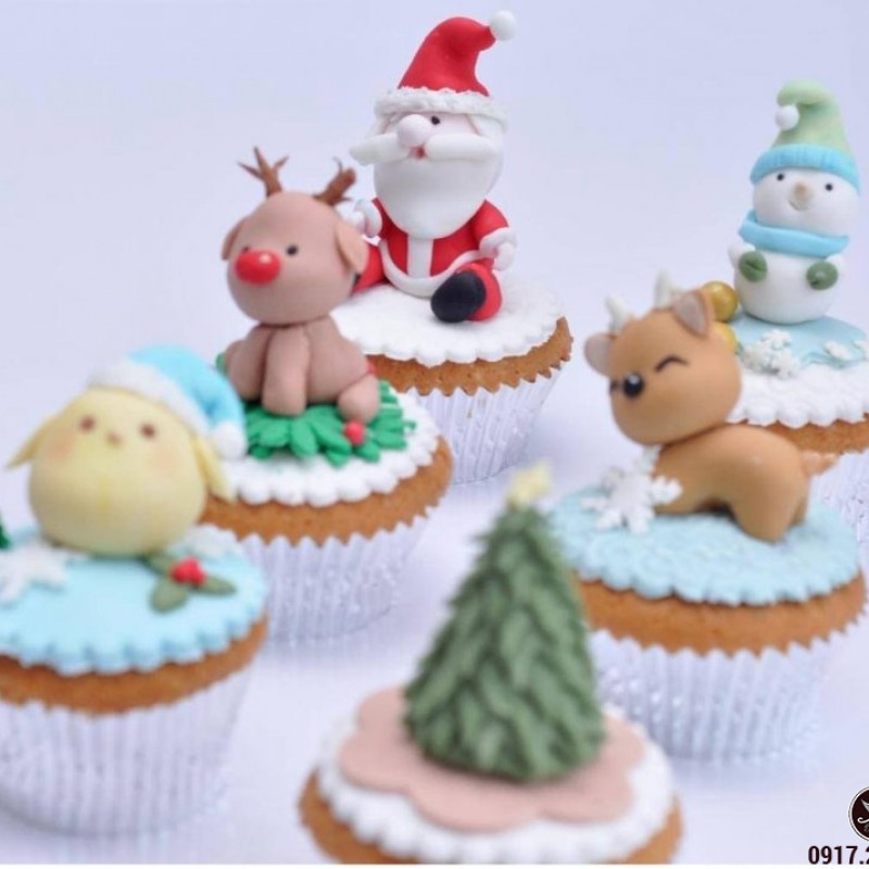Bánh cupcake giáng sinh hình ông già noel, người tuyết, cây thông cho mùa noel an lành
